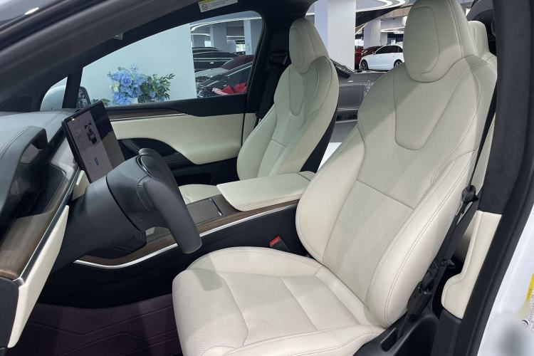 Used Tesla Model X 2023 Dual-Motor All-Wheel-Drive Version Interior 4