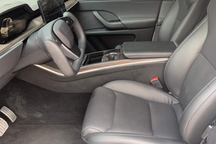 Used Tesla Model X 2023 Dual-Motor All-Wheel-Drive Version Interior 4