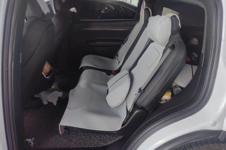 Used Tesla Model X 2023 Dual-Motor All-Wheel-Drive Version Interior 4