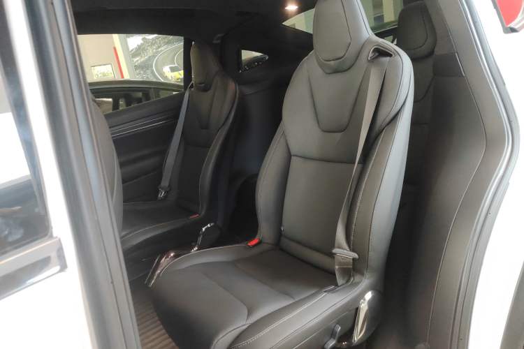 Used Tesla Model X 2023 Three-Motor All-Wheel-Drive Plaid Version Interior 4
