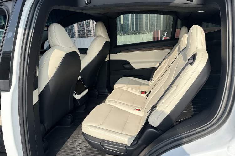 Used Tesla Model X 2023 Dual-Motor All-Wheel-Drive Version Interior 5