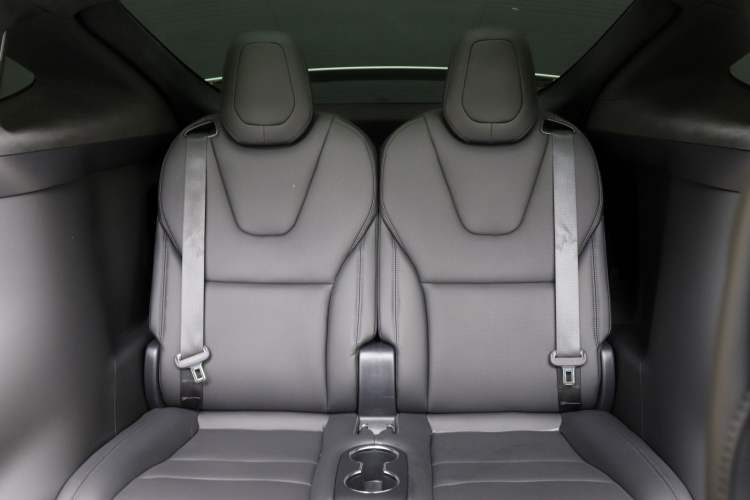 Used Tesla Model X 2023 Three-Motor All-Wheel-Drive Plaid Version Interior 5