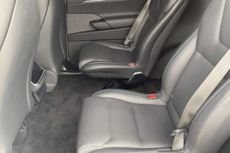 Used Tesla Model X 2023 Dual-Motor All-Wheel-Drive Version Interior 5