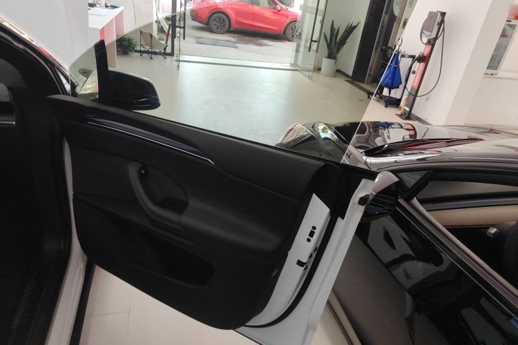 Used Tesla Model X 2023 Three-Motor All-Wheel-Drive Plaid Version Interior 5