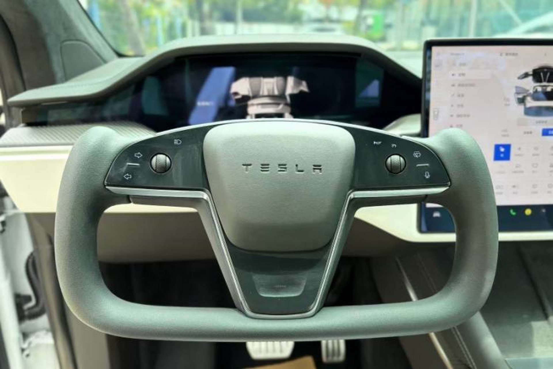Used Tesla Model X 2023 Three-Motor All-Wheel-Drive Plaid Version Interior 6