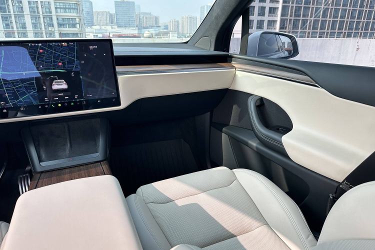Used Tesla Model X 2023 Dual-Motor All-Wheel-Drive Version Interior 6