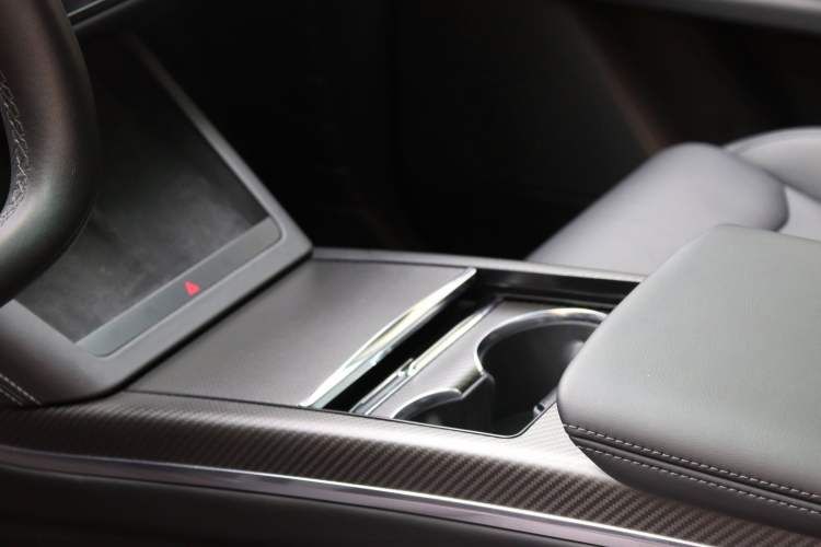 Used Tesla Model X 2023 Three-Motor All-Wheel-Drive Plaid Version Interior 6