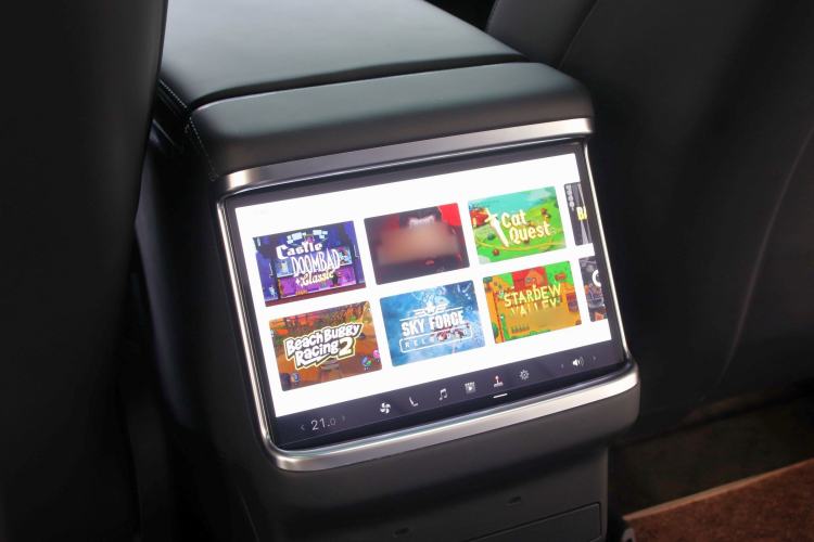 Used Tesla Model X 2023 Three-Motor All-Wheel-Drive Plaid Version Interior 7
