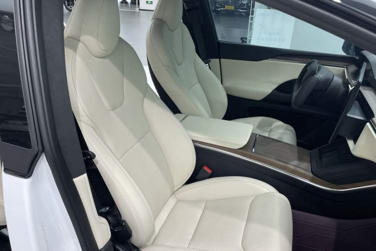 Used Tesla Model X 2023 Dual-Motor All-Wheel-Drive Version Interior 7