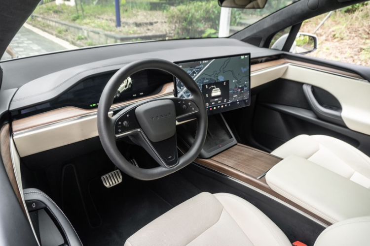 Used Tesla Model X 2023 Dual-Motor All-Wheel-Drive Version Interior 8