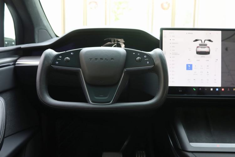 Used Tesla Model X 2023 Three-Motor All-Wheel-Drive Plaid Version Interior 8