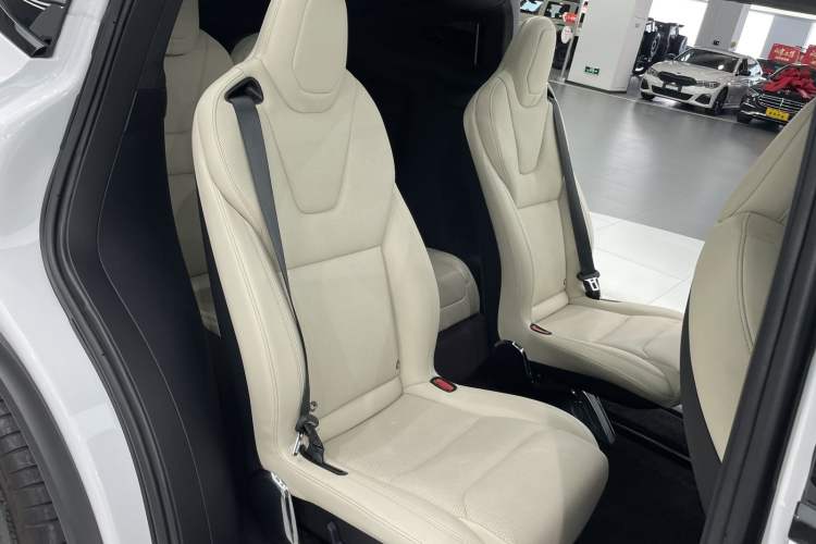 Used Tesla Model X 2023 Dual-Motor All-Wheel-Drive Version Interior 8