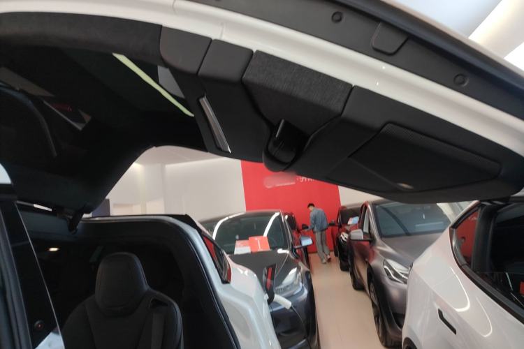Used Tesla Model X 2023 Three-Motor All-Wheel-Drive Plaid Version Interior 8