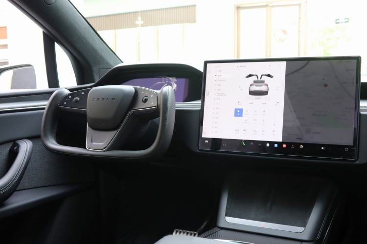 Used Tesla Model X 2023 Three-Motor All-Wheel-Drive Plaid Version Interior 9