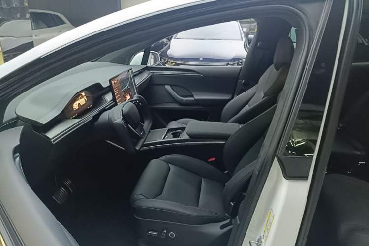 Used Tesla Model X 2023 Three-Motor All-Wheel-Drive Plaid Version Left Front Seat