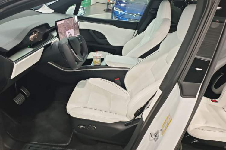 Used Tesla Model X 2023 Three-Motor All-Wheel-Drive Plaid Version Left Front Seat