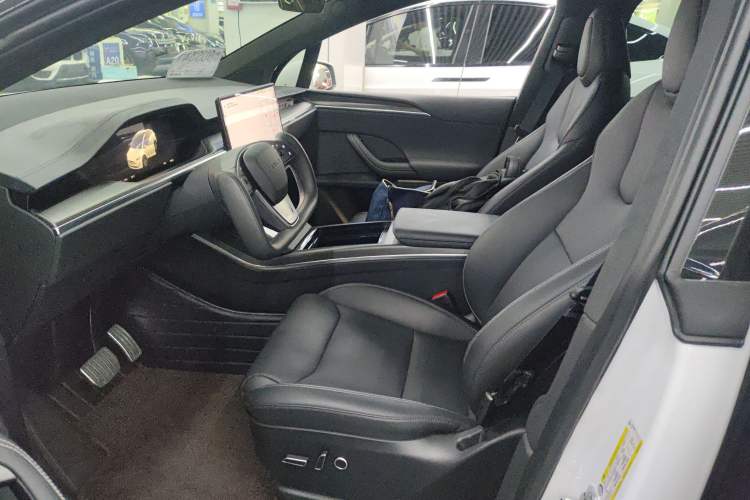 Used Tesla Model X 2023 Three-Motor All-Wheel-Drive Plaid Version Left Front Seat