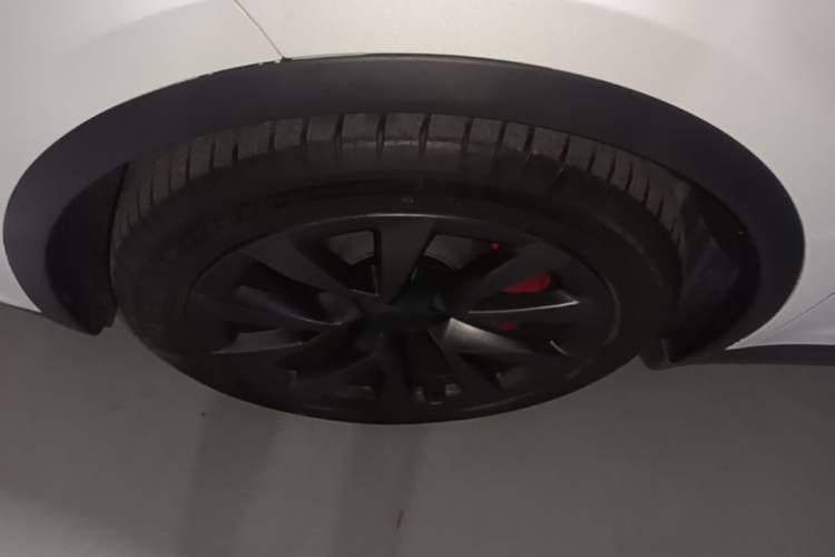 Used Tesla Model X 2023 Three-Motor All-Wheel-Drive Plaid Version Left Front Wheel Hub