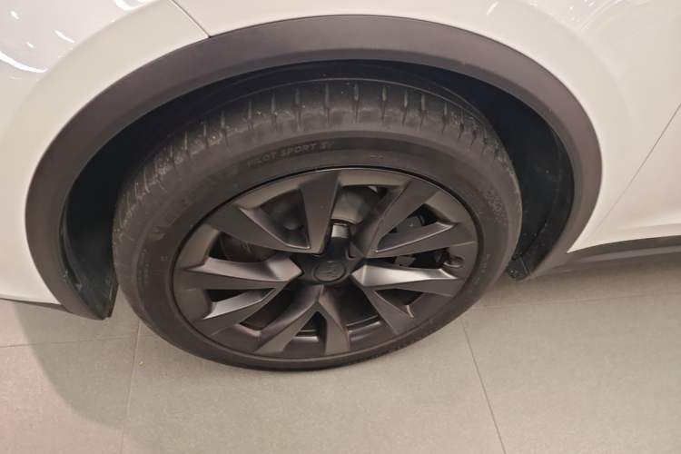 Used Tesla Model X 2023 Dual-Motor All-Wheel-Drive Version Left Front Wheel Hub