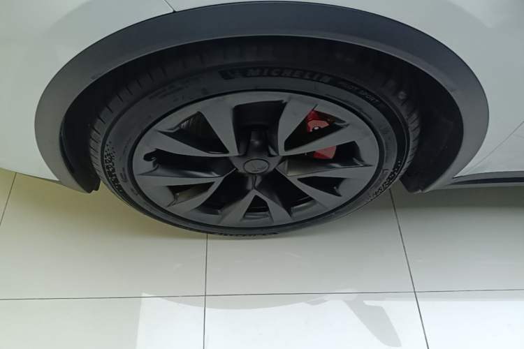 Used Tesla Model X 2023 Three-Motor All-Wheel-Drive Plaid Version Left Front Wheel Hub