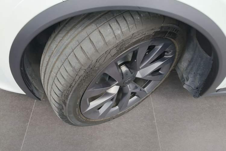 Used Tesla Model X 2023 Dual-Motor All-Wheel-Drive Version Left Front Wheel Hub