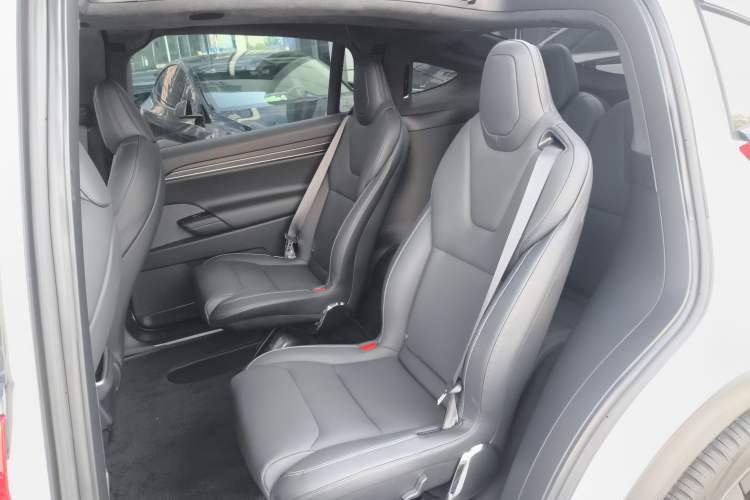 Used Tesla Model X 2023 Three-Motor All-Wheel-Drive Plaid Version Left Rear Seat