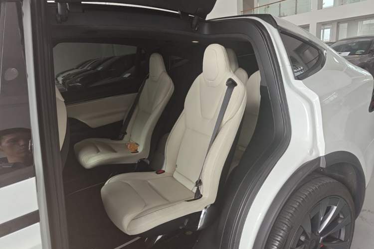 Used Tesla Model X 2023 Three-Motor All-Wheel-Drive Plaid Version Left Rear Seat