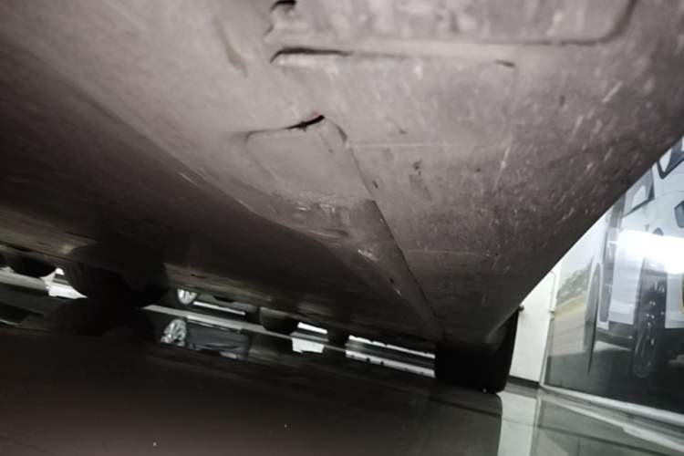 Used Tesla Model X 2023 Three-Motor All-Wheel-Drive Plaid Version Left Side Sill