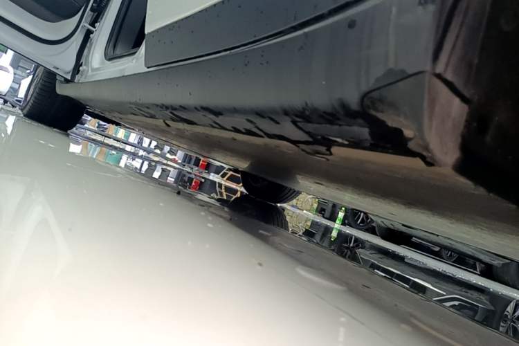 Used Tesla Model X 2023 Dual-Motor All-Wheel-Drive Version Left Side Sill