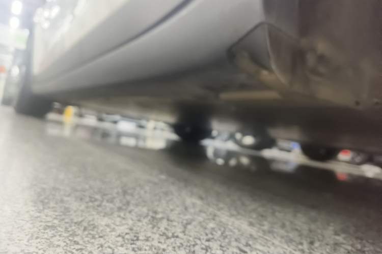 Used Tesla Model X 2023 Dual-Motor All-Wheel-Drive Version Left Side Sill