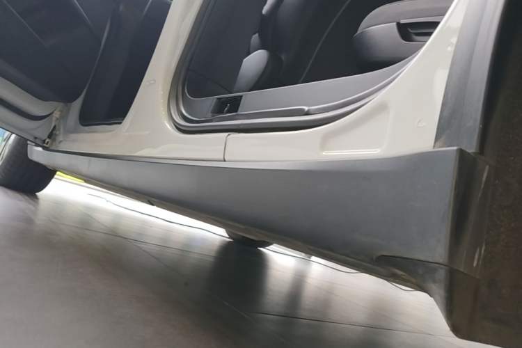 Used Tesla Model X 2023 Dual-Motor All-Wheel-Drive Version Left Side Sill