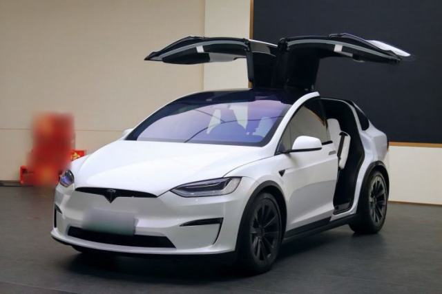 Używany Tesla Model X 2023 Dual-Motor All-Wheel-Drive Version