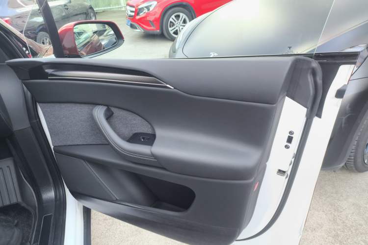 Used Tesla Model X 2023 Three-Motor All-Wheel-Drive Plaid Version Right Front Door Interior