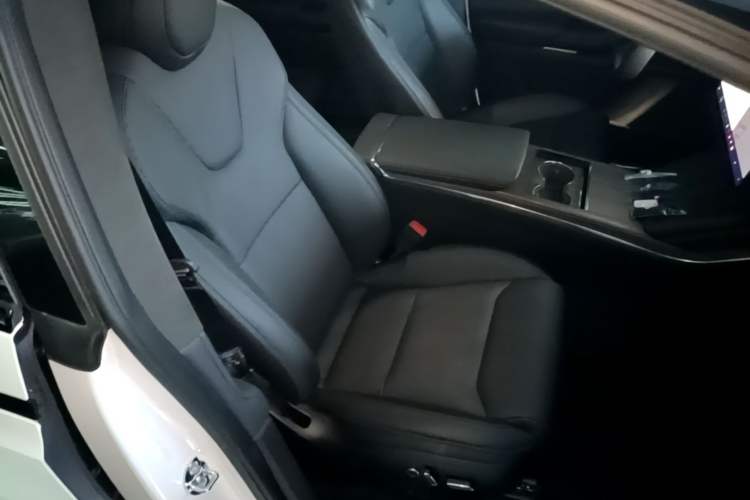 Used Tesla Model X 2023 Dual-Motor All-Wheel-Drive Version Right Front Seat