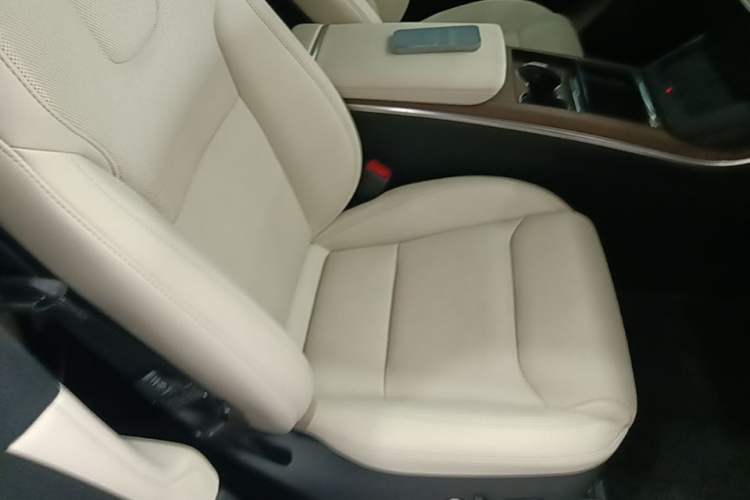 Used Tesla Model X 2023 Dual-Motor All-Wheel-Drive Version Right Front Seat