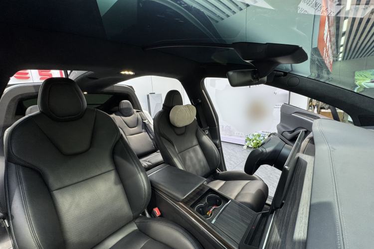 Used Tesla Model X 2023 Dual-Motor All-Wheel-Drive Version Right Front Seat