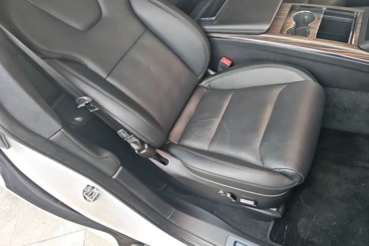 Used Tesla Model X 2023 Dual-Motor All-Wheel-Drive Version Right Front Seat