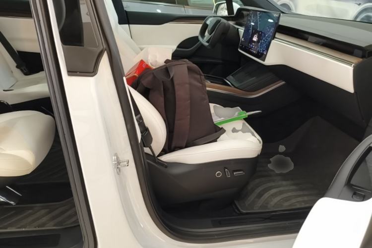 Used Tesla Model X 2023 Dual-Motor All-Wheel-Drive Version Right Front Seat