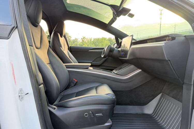 Used Tesla Model X 2023 Dual-Motor All-Wheel-Drive Version Right Front Seat