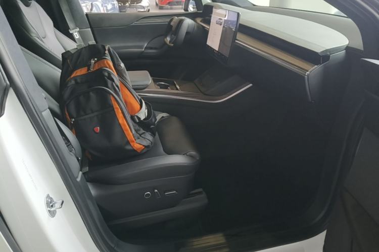 Used Tesla Model X 2023 Dual-Motor All-Wheel-Drive Version Right Front Seat