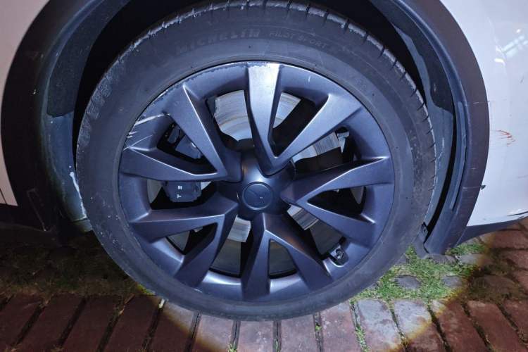 Used Tesla Model X 2023 Dual-Motor All-Wheel-Drive Version Right Front Wheel Hub
