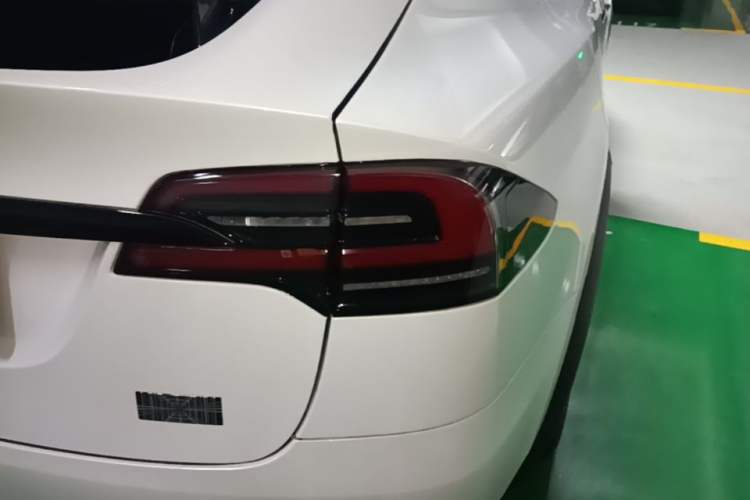 Used Tesla Model X 2023 Three-Motor All-Wheel-Drive Plaid Version Right Rear Taillight
