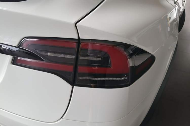 Used Tesla Model X 2023 Dual-Motor All-Wheel-Drive Version Right Rear Taillight