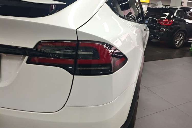 Used Tesla Model X 2023 Dual-Motor All-Wheel-Drive Version Right Rear Taillight