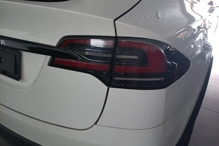 Used Tesla Model X 2023 Dual-Motor All-Wheel-Drive Version Right Rear Taillight