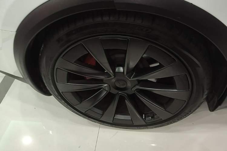 Used Tesla Model X 2023 Three-Motor All-Wheel-Drive Plaid Version Right Rear Wheel Hub
