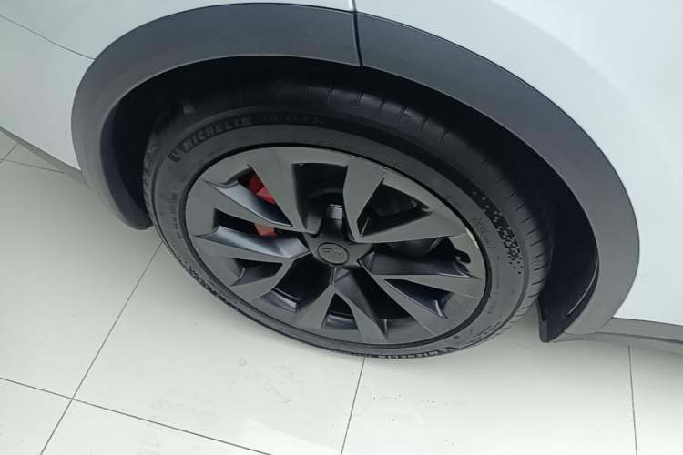 Used Tesla Model X 2023 Three-Motor All-Wheel-Drive Plaid Version Right Rear Wheel Hub