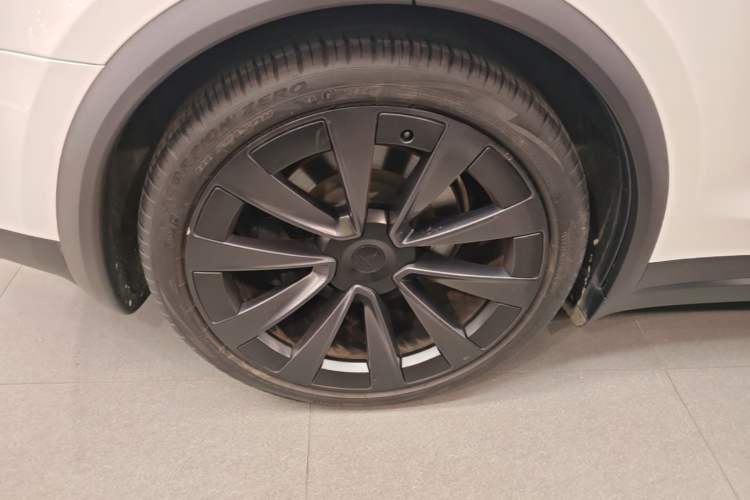 Used Tesla Model X 2023 Dual-Motor All-Wheel-Drive Version Right Rear Wheel Hub