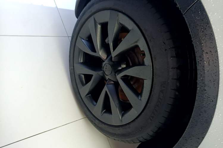 Used Tesla Model X 2023 Dual-Motor All-Wheel-Drive Version Right Rear Wheel Hub
