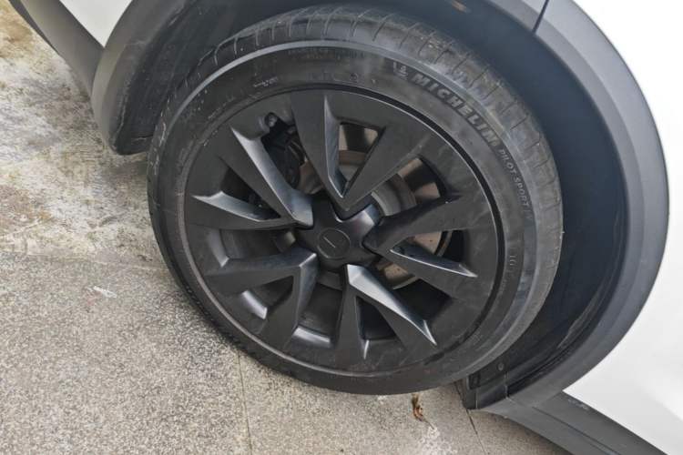 Used Tesla Model X 2023 Dual-Motor All-Wheel-Drive Version Right Rear Wheel Hub